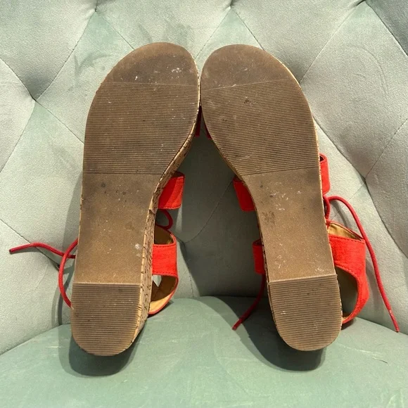 Yoki size 7.5 coral/red lace up wedge with box & dust covers - Picture 5 of 9